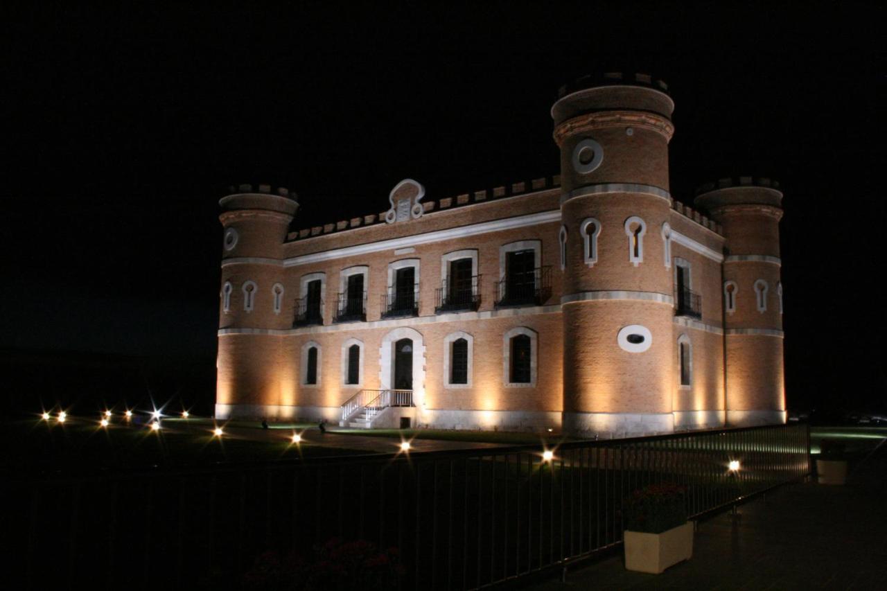טורו Castillo De Monte La Reina Posada Real & Bodega מראה חיצוני תמונה